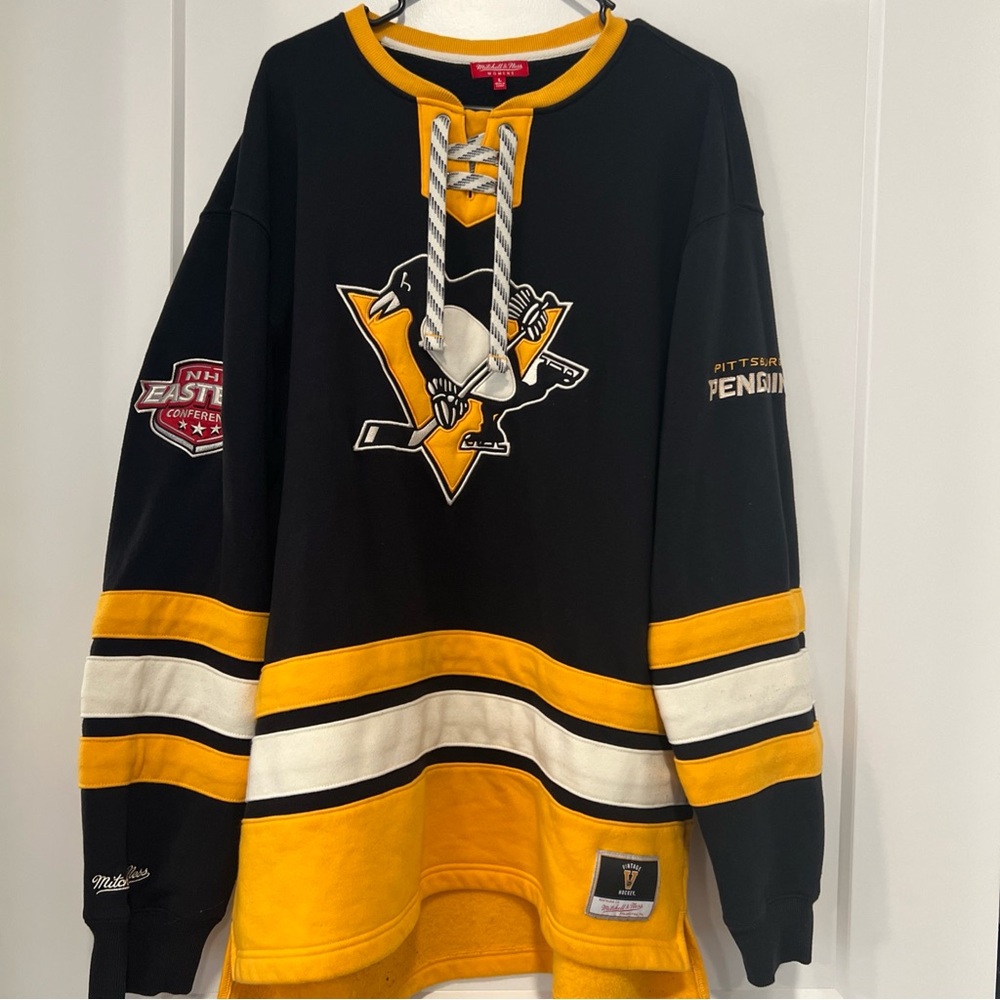 Mitchell & Ness Women's Black and Yellow Jersey NWOT